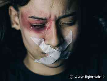 "Blasfemia". E i compagni islamici lapidano a morte la studentessa cristiana