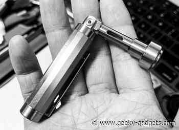 EDC folding titanium mini screwdriver