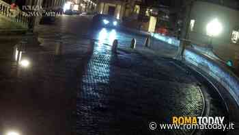 Il video della Maserati che "scende" la scalinata di Trinità dei Monti e la danneggia