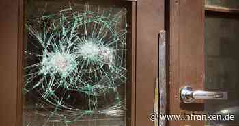 Bad Rodach: Teenager randalieren auf Schlossplatz - Bücherschrank demoliert