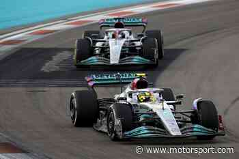 Hamilton: Deciding F1 strategy in car "feels like you're gambling" - Motorsport.com