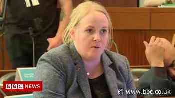 Oldham's new council leader vows to regain voters' trust - BBC