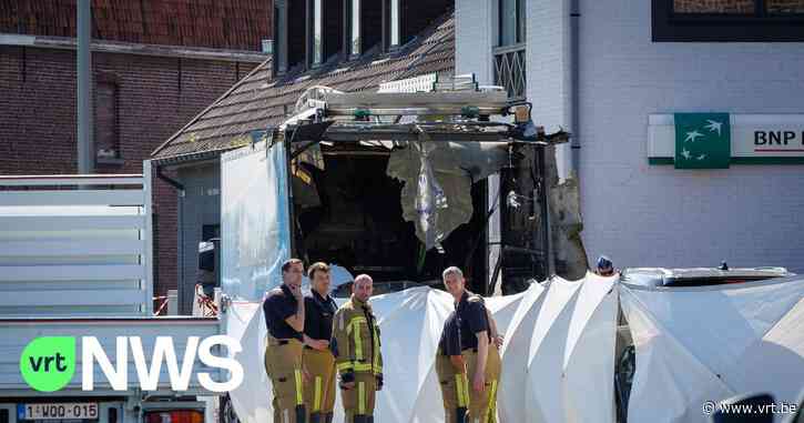 Dode en zwaargewonde na ontploffing gasfles in vrachtwagen in Deerlijk - VRT NWS