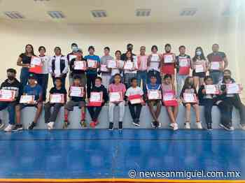 Gobierno de SMA entrega becas mensuales a deportistas - News San Miguel