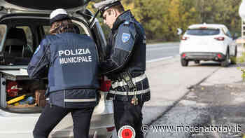 Ubriaco al volante si scontra con un'auto sulla Modena-Sassuolo, a bordo anche un bimbo - ModenaToday
