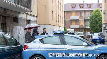 Modena. Blitz antidroga in via Fratelli Rosselli, si lancia dal balcone e muore - La Gazzetta di Modena