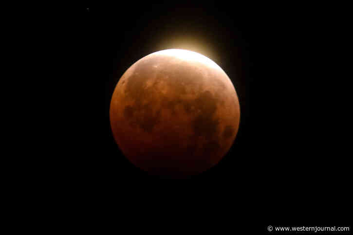 A Rare Blood-Red 'Eclipse for the Americas' Will Hit the Sky This Weekend - Here's How to See It