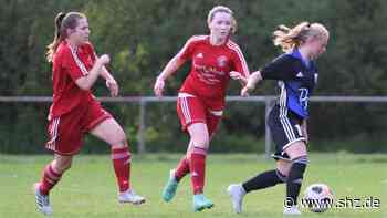 Fußball-Oberliga Frauen: Lina Dörrie und Emelie Dieske schießen Union Tornesch zum Derby-Sieg | shz.de - shz.de