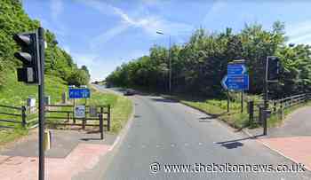 Van overturns after crash with lorry on M61 - The Bolton News