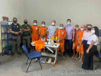 João Marcelo doa máquina de costura industrial à Unidade Prisional de Bacabal - Gilberto Léda - Gilberto Léda