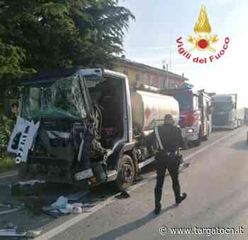 Alba, violento tamponamento sulla Statale 231. Ferito il conducente di un’autocisterna - TargatoCn.it