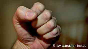 Wittenberge: 15-Jähriger soll Mädchen in Schwitzkasten genommen und verletzt haben - Märkische Allgemeine Zeitung