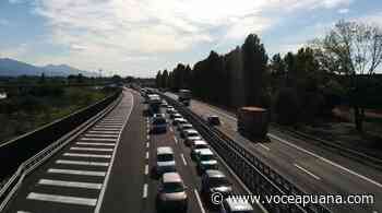 A12, paura tra Massa e Carrara: vanno fuori strada e finiscono nella scarpata - La Voce Apuana