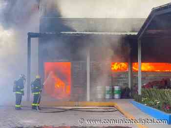 Sofocan incendio en bodega de San Bernardino Tlaxcalancingo | ComunicateDigital - Comunicate Digital