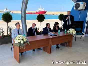 Da carretta del mare a opera d'arte: cerimonia consegna imbarcazione ''San Nikolaos'' - La Provincia Kr