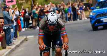 LIVE | Mathieu van der Poel en Wout Poels mee met grote kopgroep in achtste Giro-etappe