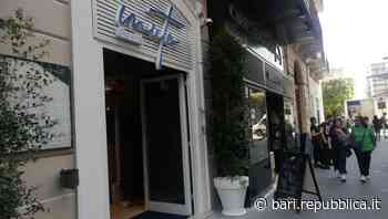 Bari, un bistrot di mare in via Sparano: "Osiamo tra le boutique. Il piatto forte? Frittelle di pesce" - La Repubblica