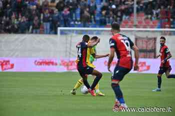 Non solo Fere - Follia a Crotone: calciatori aggrediti alle giostre - Calcio Fere