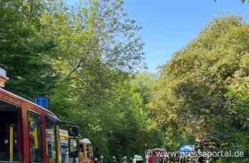 FW-Erkrath: Undichtigkeit an Silofahrzeug verursacht langwierigen Feuerwehreinsatz