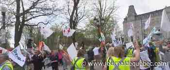 Importante manifestation des conducteurs de bus scolaire à Québec