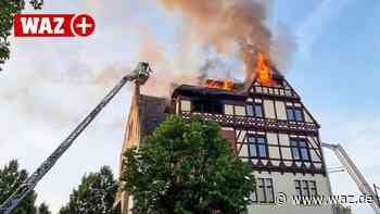 Großbrand: Feuer reißt Hausbewohner in Witten aus dem Schlaf - WAZ News