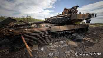 Putins Ukraine-Krieg: Russen flicken Panzer mit Kühlschrank-Teilen - BILD