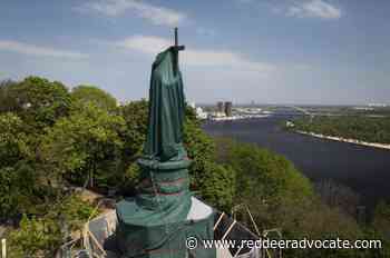 Russia takes losses in failed river crossing, officials say - Red Deer Advocate