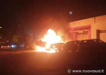 Inferno di fuoco a Floridia, in fiamme 4 auto a Vignalonga - Nuovo Sud