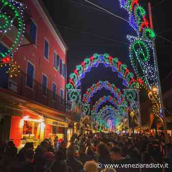 Caorle Wonderland: mercatini di Natale, sci lungo il mare e la corsa - Televenezia