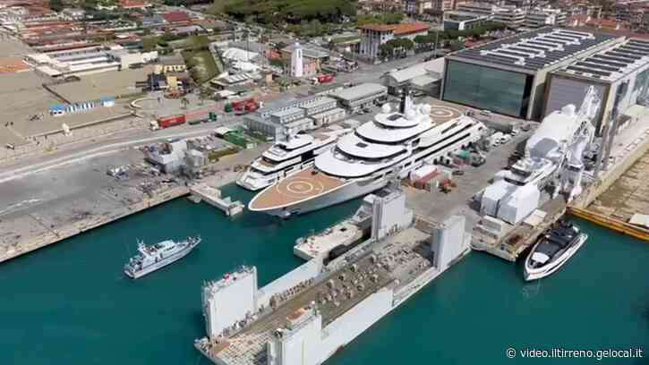 Marina di Carrara, lo 'yacht di Putin' congelato: le immagini della Finanza - Video