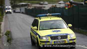 Recém-nascido encontrado sozinho em escada de prédio em Agualva-Cacém - Notícias ao Minuto