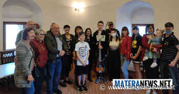 Matera, in provincia una comunità dal cuore grande: il giovanissimo Maksym, in fuga dall'Ucraina, potrà riprendere a suonare! I dettagli - Matera News