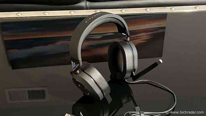 Corsair HS65 Surround