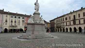 Danneggiò monumento, tifoso risarcisce comune di Vercelli - La Repubblica