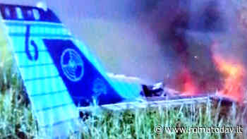 Cadono due aerei ultraleggeri: feriti i due piloti, grave un 49enne