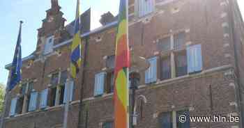 Aartselaar hangt regenboogvlag uit | Aartselaar - Het Laatste Nieuws