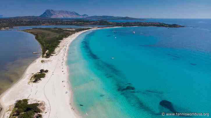 Sardinia, Cinta beach becomes a golf course