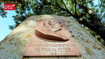 Steine weg und flacher Rasen: Wer sich für den ersten echten Sportplatz in Jena stark machte