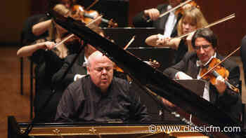 Pianist Alexander Toradze, 69