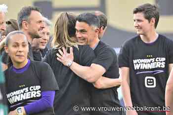 Johan Walem neemt afscheid van Anderlecht met dubbel: "Er zijn dingen gebeurd die ik niet kan aanvaarden" - Vrouwenvoetbalkrant