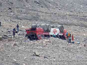Tour bus operator charged in fatal rollover at Columbia Icefield - Edmonton Journal