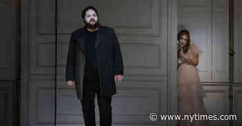 Review: ‘Hamlet’ Boldly Engulfs the Metropolitan Opera