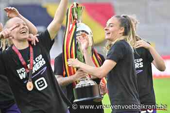 Tessa Wullaert pakt dubbel met Anderlecht: &quot;Of dit mijn afscheidscadeau was?&quot;