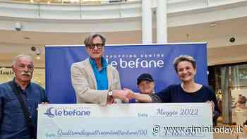 Dalle opere dell'artista Marco Lodola un maxi assegno all'associazione Crescere Insieme - RiminiToday