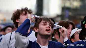 Leafs trail Lightning 2-1 in 3rd period of pivotal Game 7 - CBC.ca