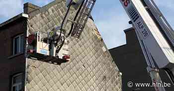 Brandweer verwijdert asbestleien aan speeltuin | Mechelen | hln.be - Het Laatste Nieuws