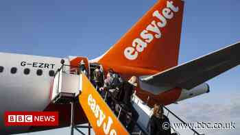 EasyJet offers £1,000 bonus as airlines battle to recruit staff