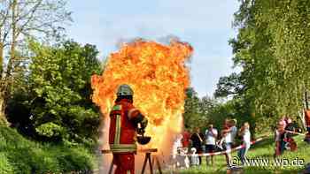 Netphen: Feuerwehr mit Florianswaffeln und Fettexplosion - WP News