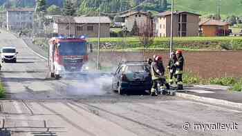 Clusone, auto distrutta dalle fiamme - MyValley.it