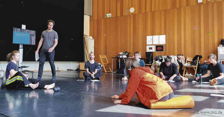 Dance Theatre Heidelberg:  Jetzt geht es richtig los mit den "Barbaren"-Proben